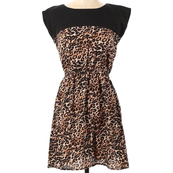 BEBOP | Fit & Flare Dress - Picture 2 of 5